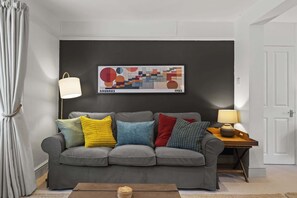 TV, fireplace - Cottage in central Porlock, with garden & parking (Porlock)