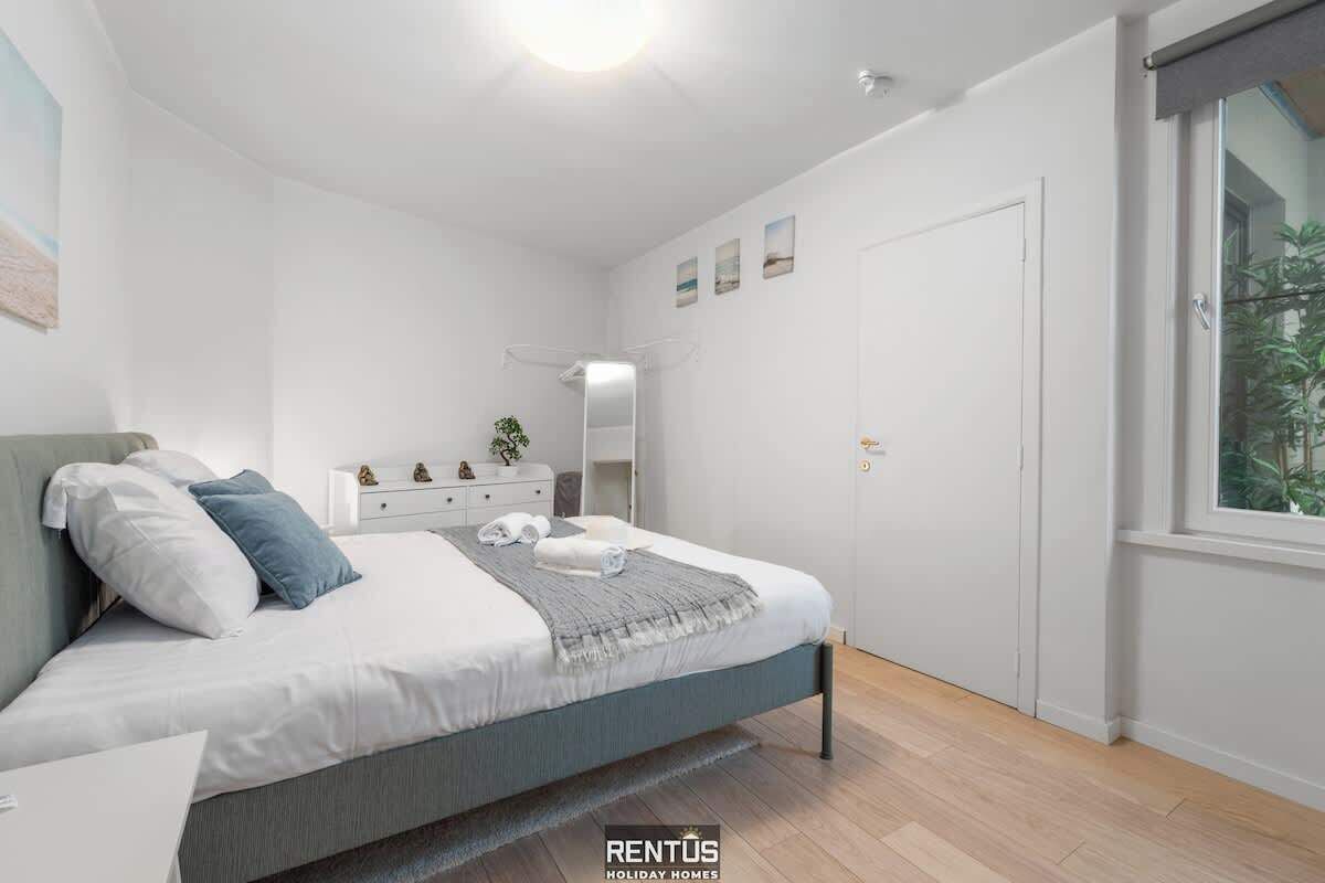 2 habitaciones, escritorio, cuna de viaje y wifi 