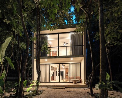 Modern Bacalar Lagoon Villa w/ Private Dock+Vistas