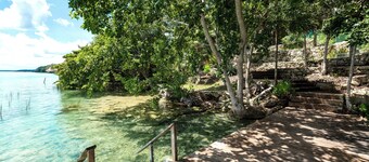Modern Bacalar Lagoon Villa w/ Private Dock+Vistas