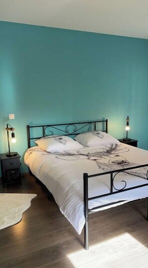 4 bedrooms, WiFi, bed sheets - The daguet. (Florenville)
