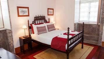 9 slaapkamers, een strijkplank/strijkijzer, internet, beddengoed