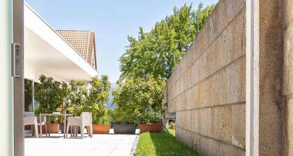 Luxury and Nature Retreat with Jacuzzi & BBQ