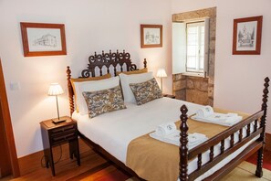 7 chambres, fer et planche à repasser, accès Internet, draps fournis