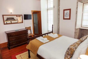 7 Schlafzimmer, Bügeleisen/Bügelbrett, WLAN, Bettwäsche