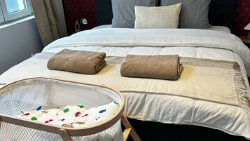 Basic Apartment | Iron/ironing board, free WiFi