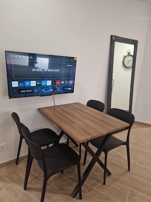 Apartamento 105 | Dining