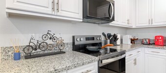 Alamo Bliss/4BR 6Beds/Your Home Away From Home/2 Tvs