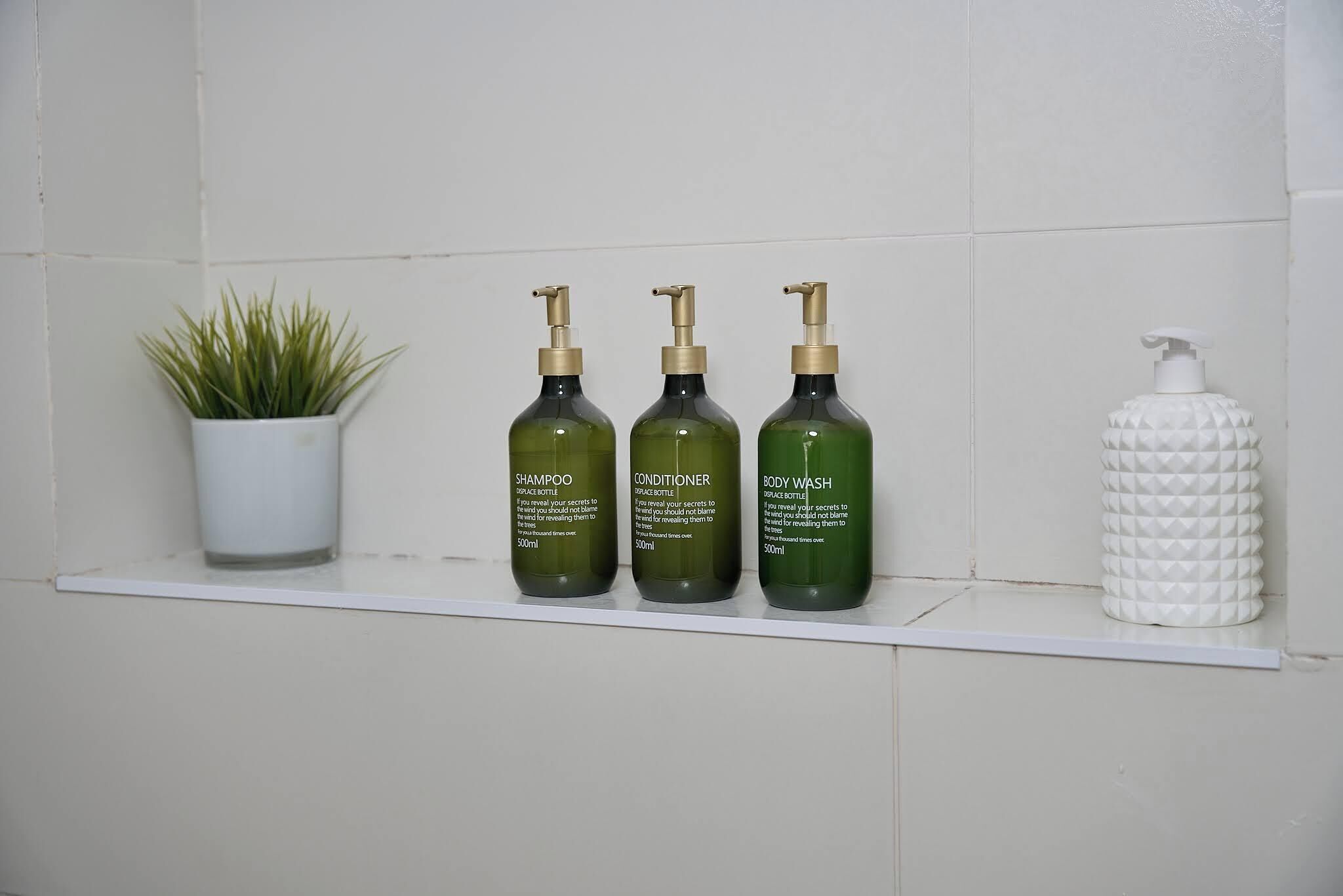 Bathroom amenities