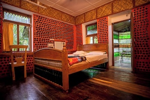 Free WiFi, bed sheets