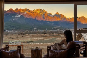 Senior Studio Suite, Patio, Mountain View - Lijiang Tennessee farmhouse hotel (Lijiang)