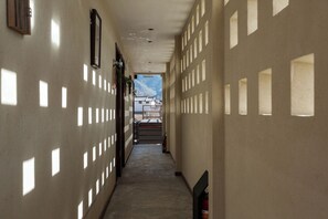 تفاصيل الفندق من الداخل