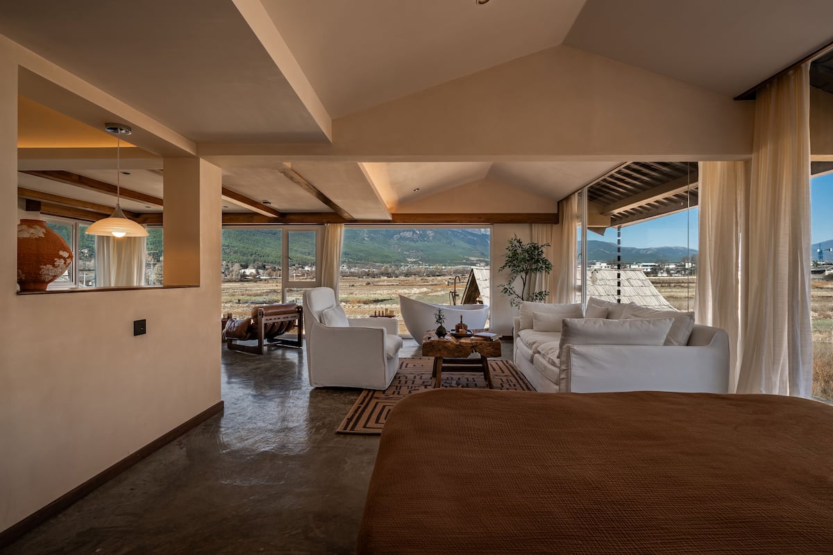 Suite estudio sénior, patio, vistas a la montaña | Wifi gratis