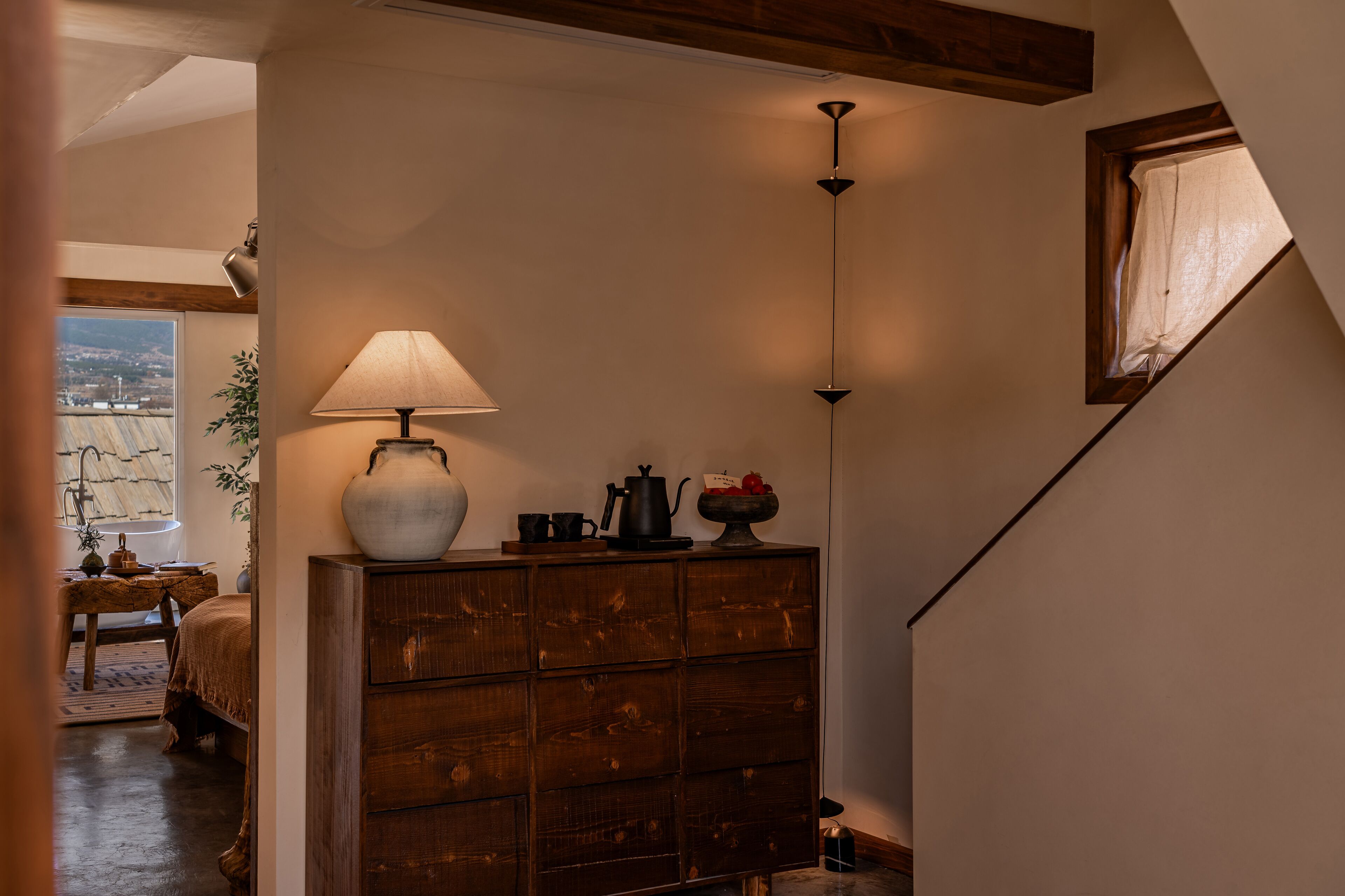 Senior studio suite, terras, uitzicht op bergen | Gratis wifi