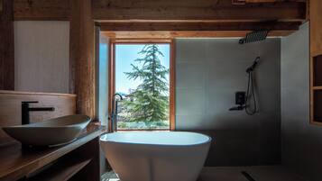 Senior Single Room, Balcony, Mountain View | Bathroom | Rainfall showerhead, free toiletries, hair dryer, slippers