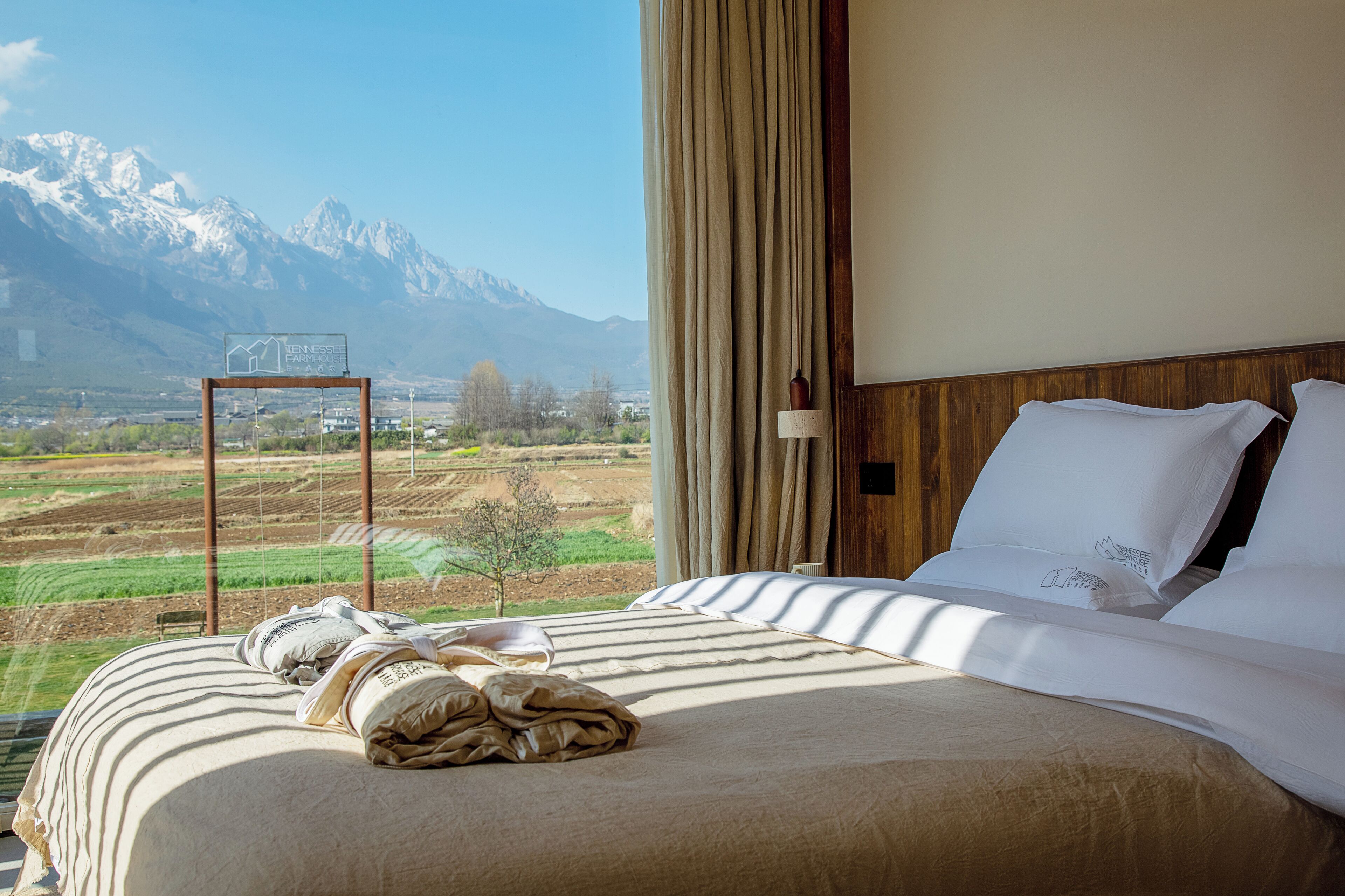 Superior Double Room, Hill View | Free WiFi