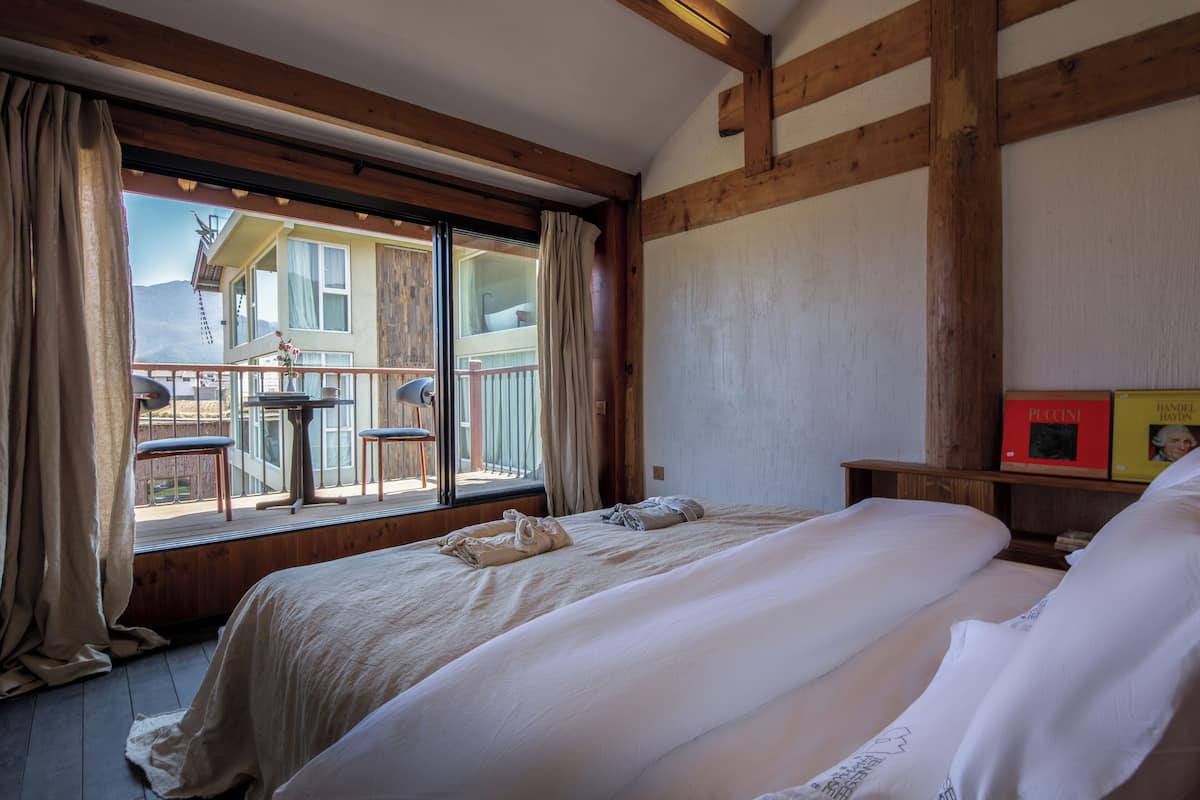 Senior Single Room, Balcony, Mountain View | Free WiFi