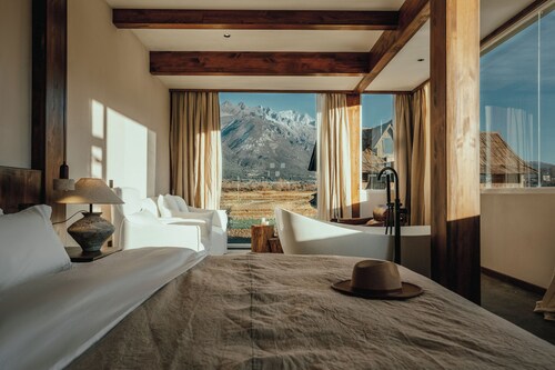 Lijiang Tennessee farmhouse hotel