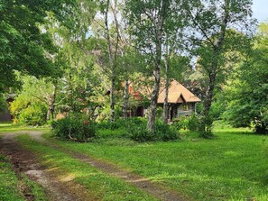 Exterior - Golden Bay Log Cabin (Rangihaeata)