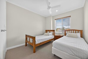 3 عدّة غرف نوم ومكتب ومكواة/لوح كي وواي فاي