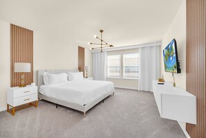 5 bedrooms, desk, iron/ironing board, travel cot
