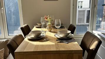 Perushuoneisto | Yksityinen keittiö | Jääkaappi, mikroaaltouuni, uuni, liesi