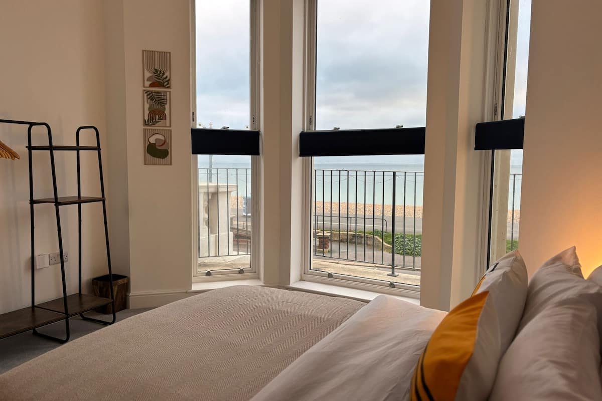Luxury Apartment, Balcony, Beach View | Iron/ironing board, free WiFi