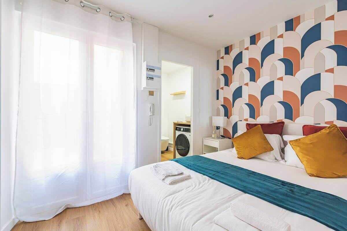 1 bedroom, iron/ironing board, travel crib, WiFi