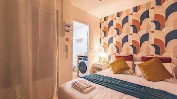 1 bedroom, iron/ironing board, travel crib, WiFi