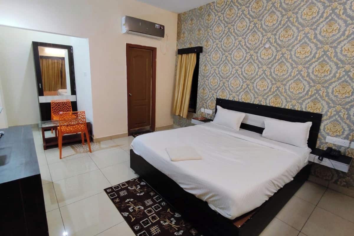 Ropa de cama hipoalergénica, escritorio y sistema de insonorización