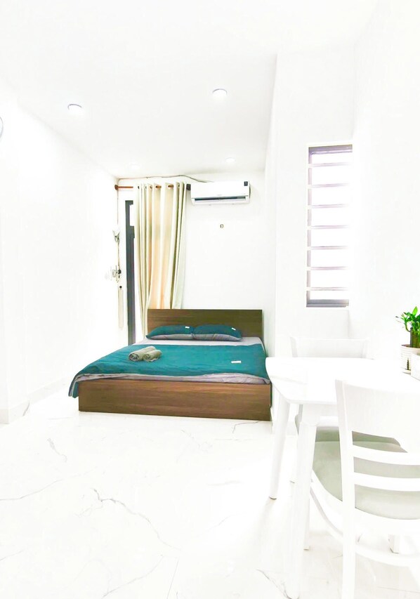 Habitación doble superior, balcón | Escritorio, espacio para trabajar con laptop y wifi gratis 