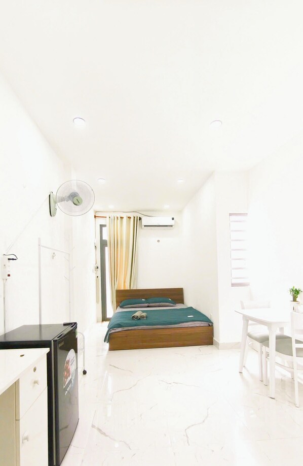 Superior Double Room, Balcony | Desk, laptop workspace, free WiFi
