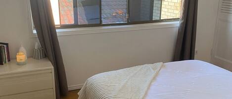 5 Schlafzimmer, Bügeleisen/Bügelbrett, kostenloses WLAN, Bettwäsche