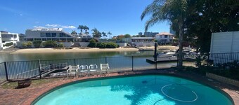 Exclusive Sunrise Room