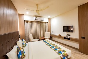 Luxury Double Room, City View | Free WiFi, bed sheets