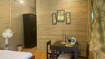 Executive kamer, uitzicht op vallei | Een laptopwerkplek, gratis wifi