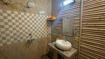 Towels, soap, shampoo, toilet paper