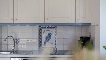 Refrigerador, horno, parrilla de estufa y lavavajillas