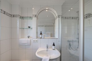 Dusche, Haartrockner, Seife