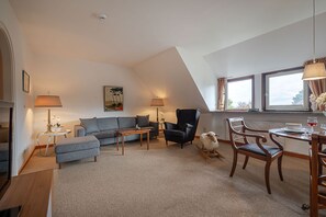 Unclassified image, 2 of 35, button