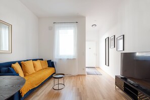 Living area - Close to Schönbrunn and easy access to the city center but in a quiet area (Penzing)