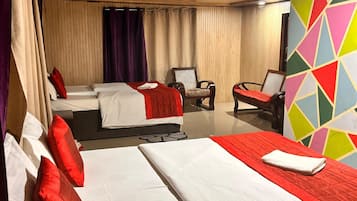 Deluxe-Zimmer | Bügeleisen/Bügelbrett, kostenloses WLAN, Bettwäsche