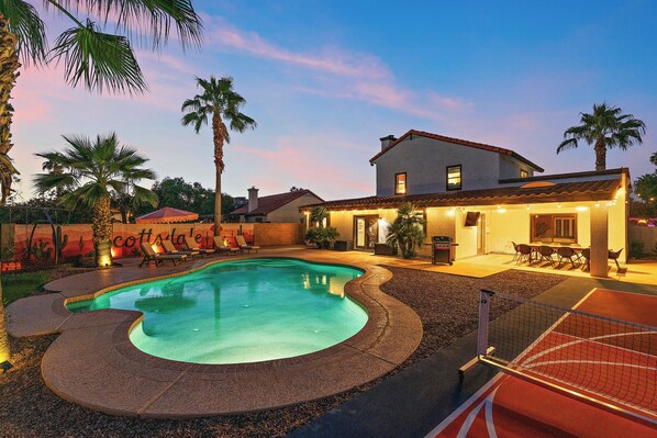 Outdoor pool, a heated pool