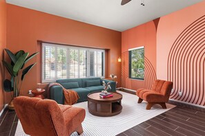 Smart TV, video games, foosball, books - HUGE Resort Oasis: Heated Pool, Pickleball, Hot tub, Firepit, Karaoke/Game room (Scottsdale)