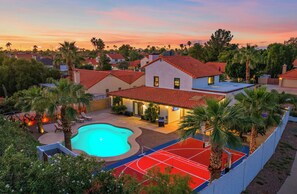 Exterior - HUGE Resort Oasis: Heated Pool, Pickleball, Hot tub, Firepit, Karaoke/Game room (Scottsdale)