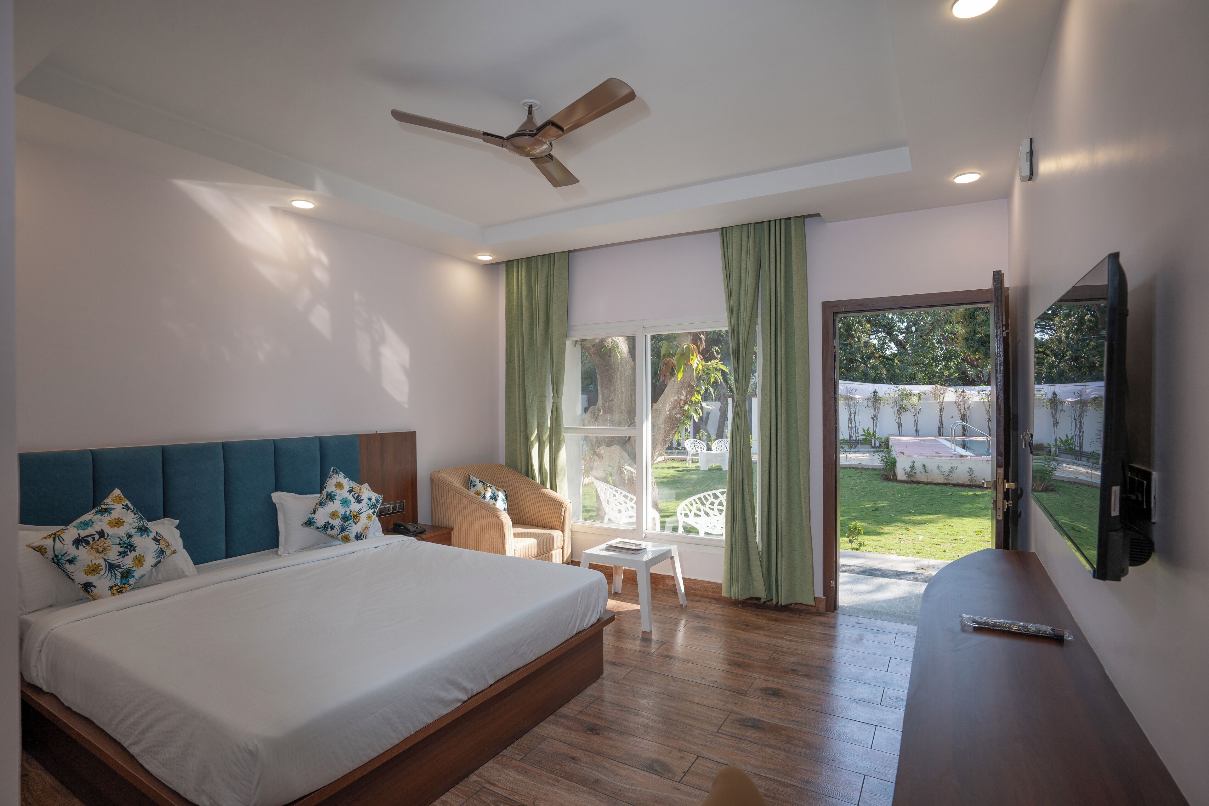 Työpöytä, kannettavalle tietokoneelle sopiva työtila