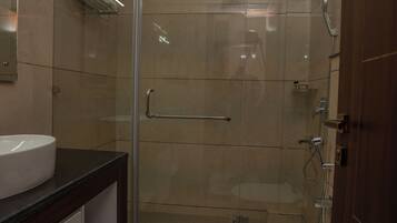 豪華客房 | 書桌、筆電工作空間