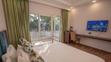 豪華客房 | 書桌、筆電工作空間