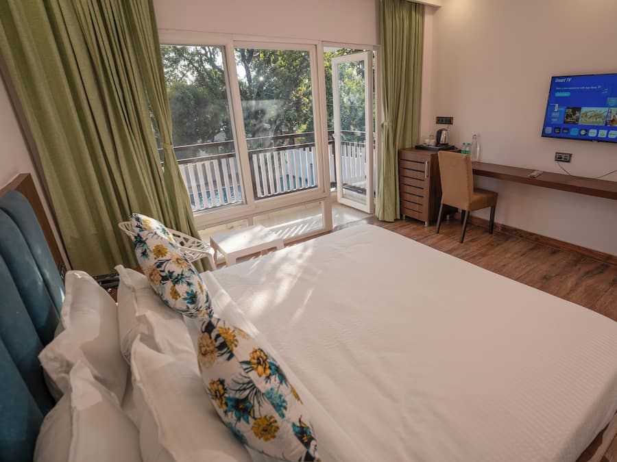 Escritorio y espacio para trabajar con un portátil