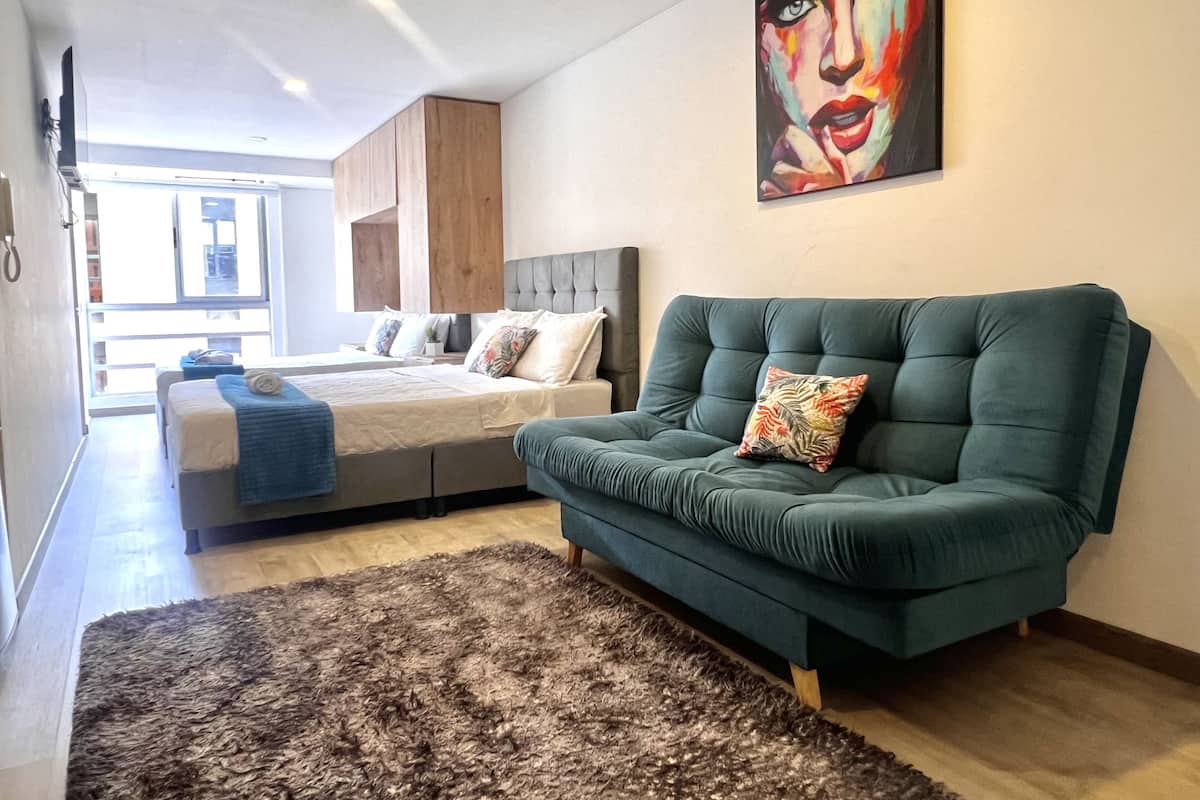 Loft familiare, vista città | Tende oscuranti, Wi-Fi gratuito